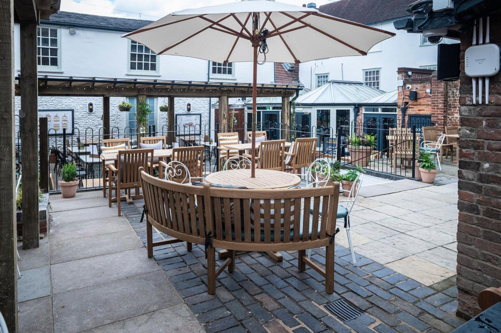 Dog And Partridge By Greene King Inns Bury St. Edmunds エクステリア 写真